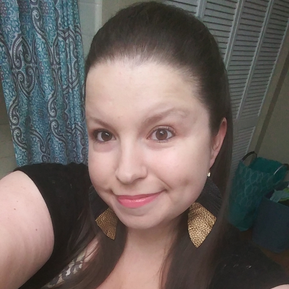 Meet your Posher, Debra!